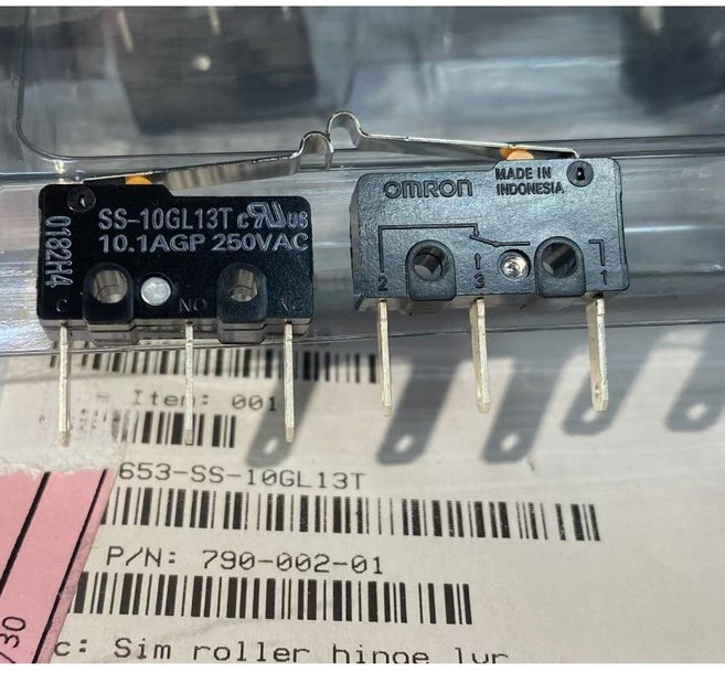 OMRON 歐姆龍 SS-10GL13T 基本型瞬動開關 3腳 10A 250VAC 彎柄, 1個