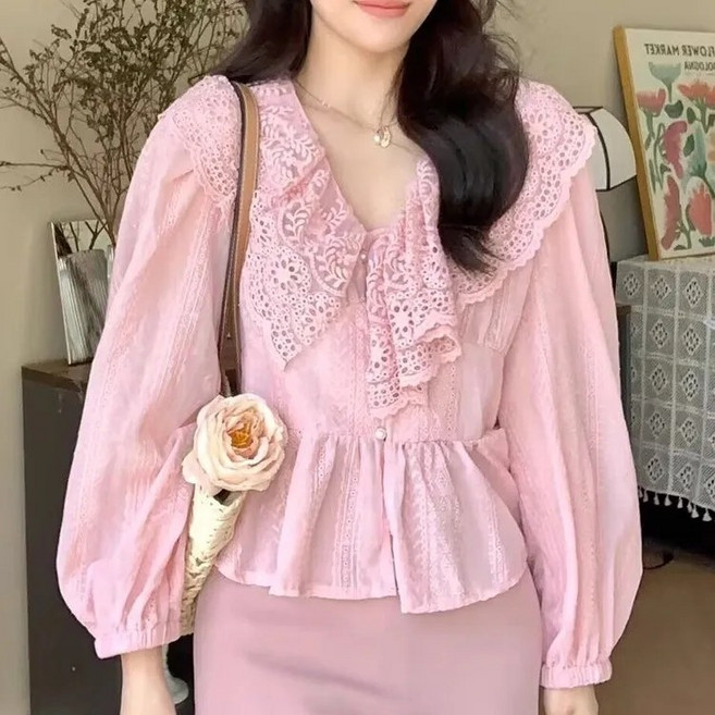 MAKABORO 여성 브이넥 레이스 셔츠 루즈핏 숏 크롭 남방 블라우스 데일리룩