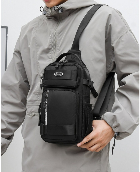 男士休閒胸包 大容量防潑水牛津布斜背包 旅遊運動, 黑色