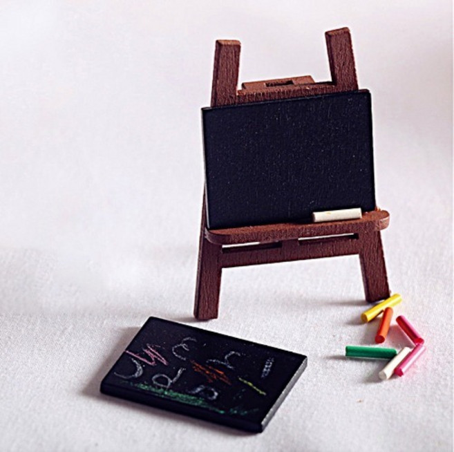 서진마켓NO1 칠판 분필 이젤 미니어처 모형 피규어 장식 소품 인형의집 교실 미술실 꾸미기, 1개