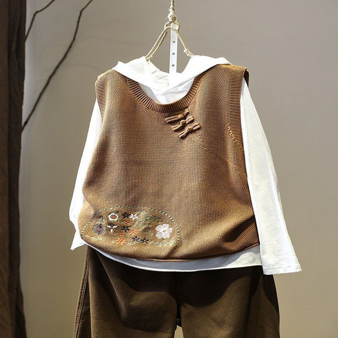 해피유통 자수 다이얼 버튼 에스닉 베스트 여 루즈핏 날씬해 보이는 봄가을 라운드 풀오버 니트 민소매 스웨터 LWJ