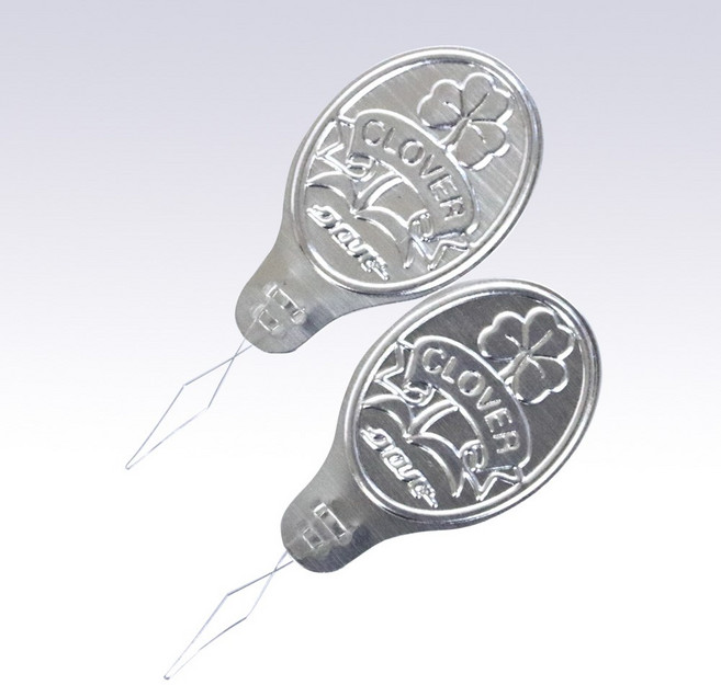 【可樂牌Clover】日本原廠薄片穿針器 15-001 輕鬆穿針引線 手工藝必備工具 輕巧方便攜帶, 1個