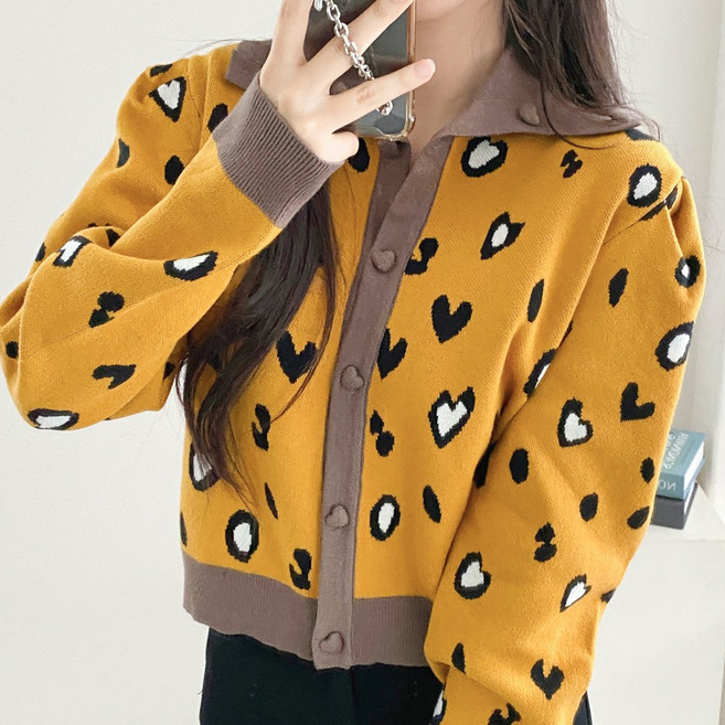 요시아나 [당일발송] 하트가득 배색 카라넥 하트단추 가디건 2컬러