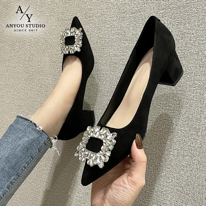 ANYOU 여성 굵은굽 하이힐 스웨이드 뾰족끝 크리스탈 스퀘어 장식 발편한 오피스 데일리 키높이 블랙 구두 블랙 7cm