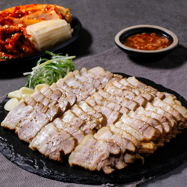 우주 보쌈수육 2KG 에이푸드원 영양만점 한방 등산 낚시 캠핑 혼술 야식 안주, 1개