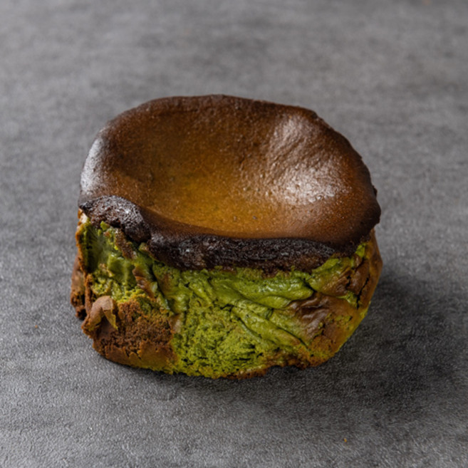 베이커스팀 바스크 말차치즈케이크 입안에 사르르 호텔케이크 (냉동), 1개, 240g