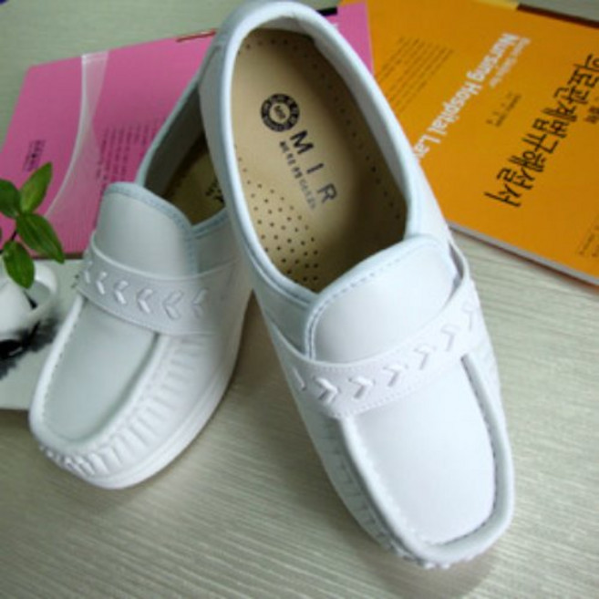 간호사신발 (233)백색 바이오항균 단화(기능성)-발등보호캡내장 충격방지 기존발골보다 바닥면적이 넓어