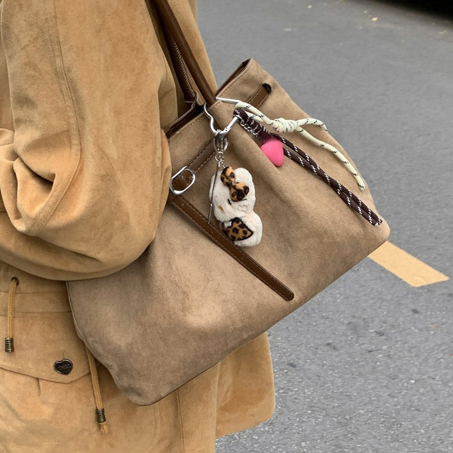 B&C.Room 스웨이드 가방 여성 숄더백 여성 토트백 대용량 통근용 가방 빈티지 미니멀 겨드 랑이백 여성 크로스백 데일리 가방 선물