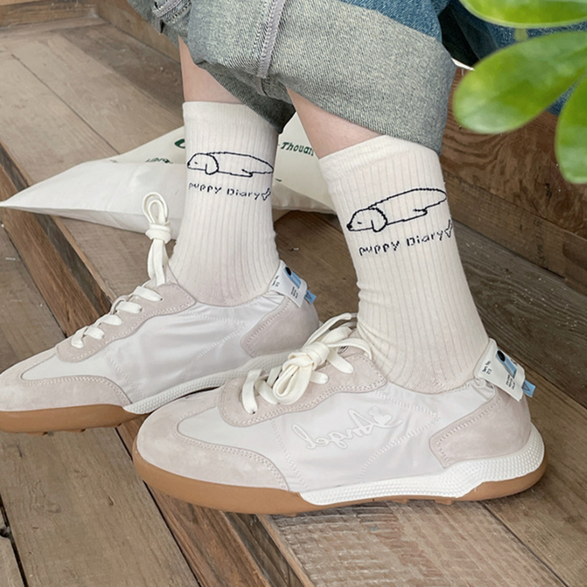 Strawberry Party 여성 귀여운 강아지 캐릭터 중목양말 순면양말 캐주얼 패션 양말 5켤레 23-25cm