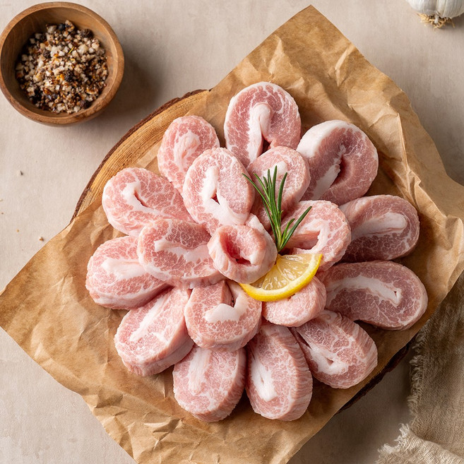 국내산 돼지 항정살 300g [냉장] 천겹살 삼각살 구이용 숯불용 흙향돈한우, 덩어리(10mm이상 두께), 1개