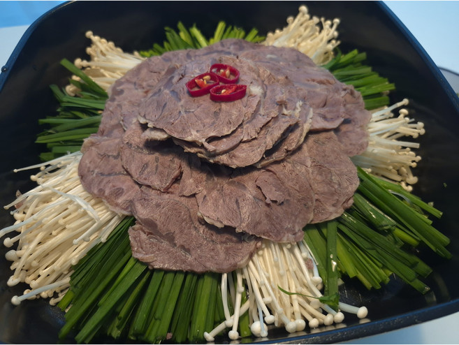 아롱사태수육 400g 육수 500g + 참소스 2 증정, 1개, 900g