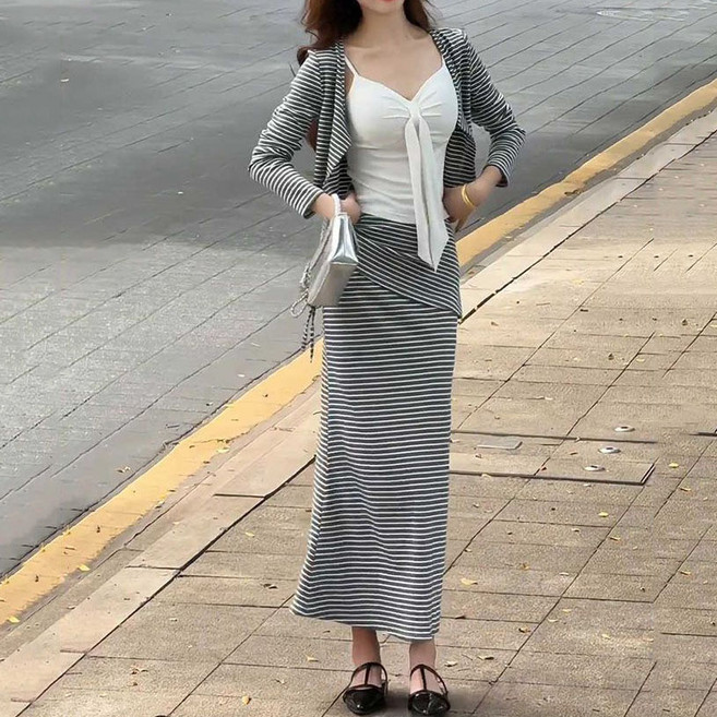 여성세트 3종세트 티셔츠 + 나시 + 롱스커트 여성세트 스트라이프긴팔 카디건 롱스커트 하이웨이스트투피스데일리 가을여름 세트 KJM26033009 33