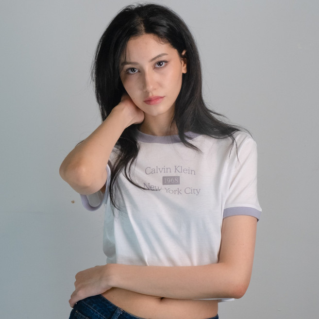 캘빈클라인 CK 여자 드레이피 저지 크롭 티셔츠