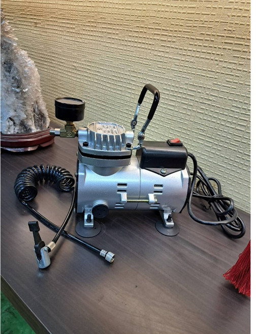 台灣製造 無油式空壓機 汽車輪胎電動打氣機 最大壓力100psi 靜音, 銀色,二聯式發票, 1個