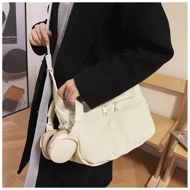 라이노아 초경량 방수 메신저백 크로스백 헬스 여행용 남녀공용 데일리 가방 230g