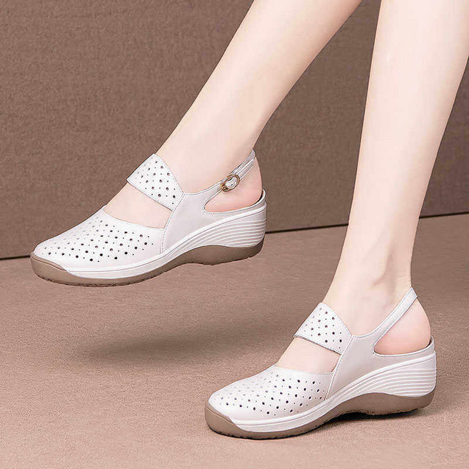 Ashysnow 소프트 펀칭 샌들 여성 여름 리얼 가죽 라운드 컴포트 웨지 5cm 엄마 신발 캐주얼 샌들