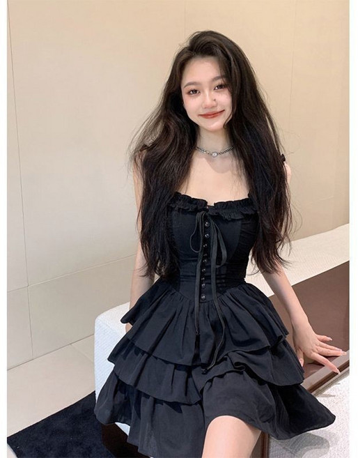 小黑裙 短袖連衣裙 短袖洋裝 仙女裙 黑色洋装 法式洋装 晚禮服 赫本風微胖辣妹性感連衣裙遮肚子顯瘦收腰吊帶
