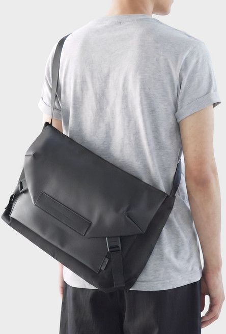 마테마틱 호크 C1 메신저백