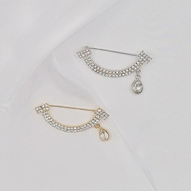 [키치쥬얼리] 큐빅 스마일 옷핀 브로치