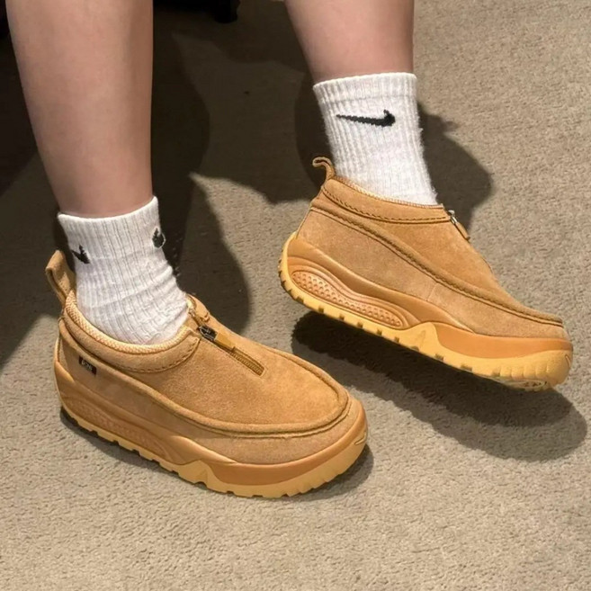 나이키 ACG IZY 이지 운동화 뮬 스니커즈 방한화 된장 브라운 IH3750-200