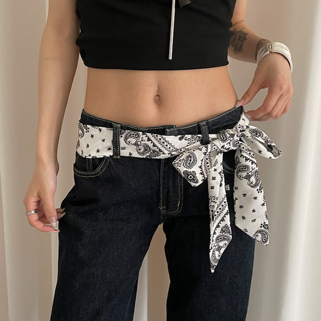 여성 꾸안꾸룩 포인트 페이즐리 스카프 벨트 리본 스타일링 머플러 허리끈 넥타이 연출 레트로 Y2K 스타일 반다나 데일리 아이템 여름 얇은 실크 느낌 스트랩 허리띠 넥스카프