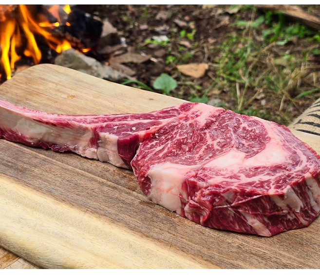 [진천축협]보드런한우 숙성 암소 토마호크(2-3인) 스테이크 캠핑용 바베큐 홈파티, 500g, 1개