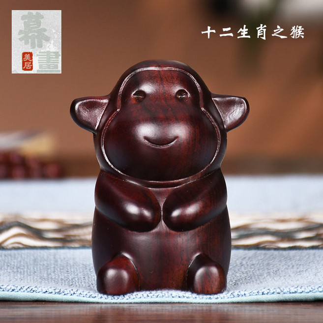 【幕畫】十二生肖黑檀雕刻擺件，家居茶寵工藝品, 卡通猴,8*5.7*5.7cm（長寬高）