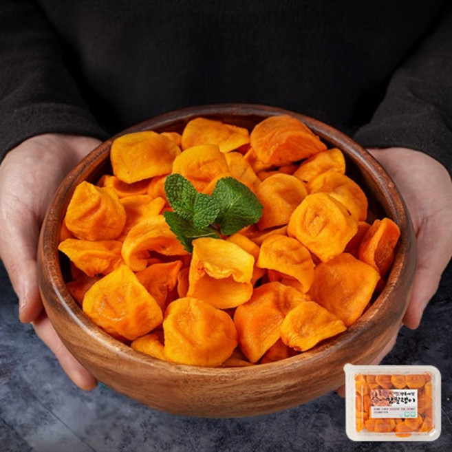 [50년전통] 상주 반시 감말랭이 특상품 800g 1kg 말린감 과일 영양간식, 상주 감말랭이 1kg, 2개