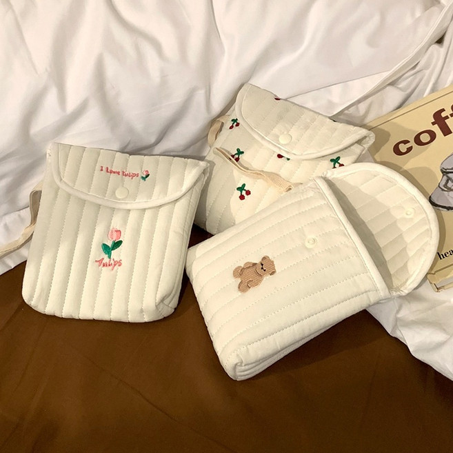 영글마켓 생리대 파우치 화장품 다용도 가방 누빔 자수, 1개, 곰돌이