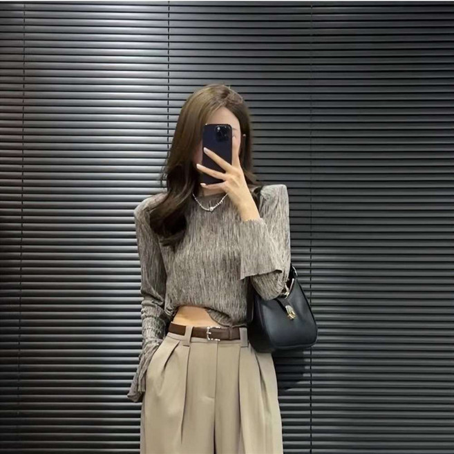 MOSAIRATION 한국 패션 디자인감 여성 가을 긴팔 티셔츠 톱 어깨패드 라운드넥 패션 슬림핏 상의 Z16