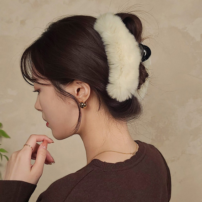 초콜리트쥬얼리 로우드 겨울 헤어핀 부드러운 밍크 에코퍼 머리핀 데일리 올림머리 꼬임 집게핀 - 4color