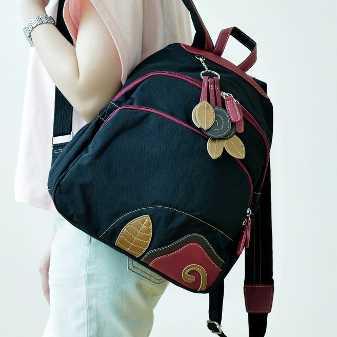 치리오백 경량 방수 나일론 꽃포인트 여성 백팩