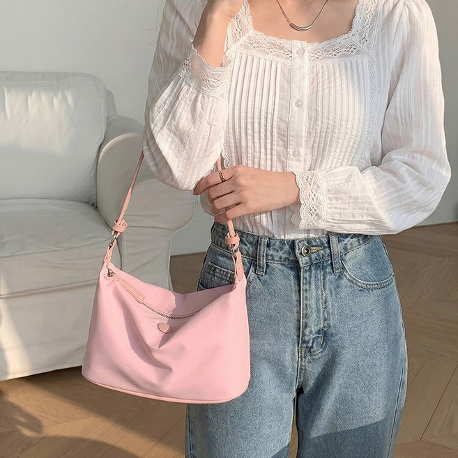 여성 가벼운 나일론 호보백 트렌디 미니 숄더백 바게트백 핸드백 반달백 지퍼 수납 여자 데일리 가방