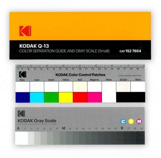KODAK柯達專業校色卡 標準灰卡Q-13(2張:色階卡17標準色/灰階卡20階調), 1個, Multicolor