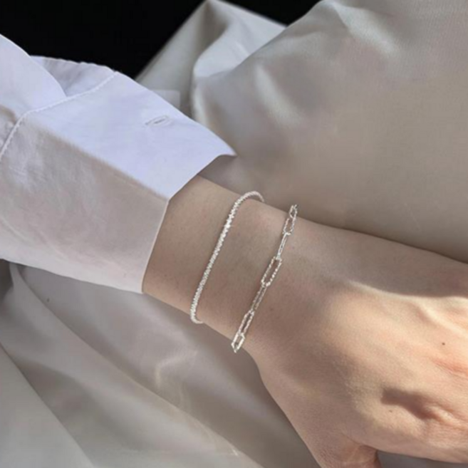 BELMONE 더블 레이어드 실버컬러 체인팔찌 여성 데일리 레이어드팔찌