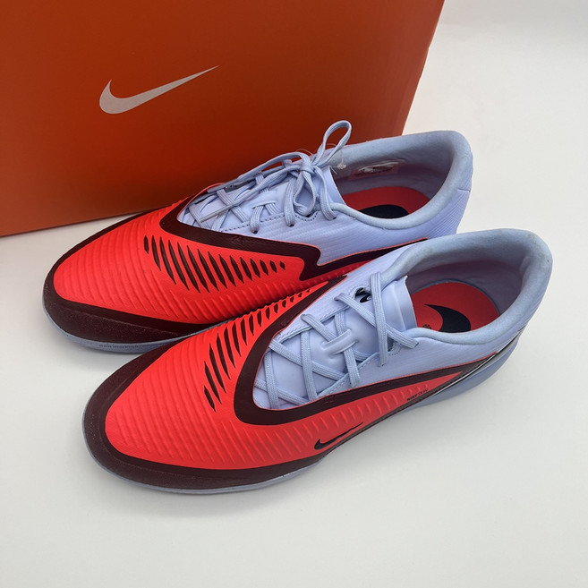 나이키 남성 발볼넓은 축구화 팬텀 6 로우 아카데미 IC 가벼운 신기편한 발편한 인조잔디 풋살화 슈즈비닐백증정