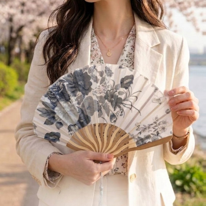 티앤비 휴대용 고급 접이식 전통 대나무 부채, 라운드-그레이, 1개