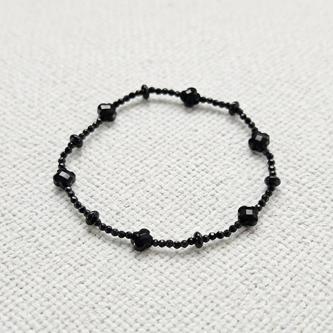 로이비드 행운을 부르는 블랙 오닉스 클로버 컷팅 비즈 시크 데일리 핸드메이드 레이어드 원석 팔찌