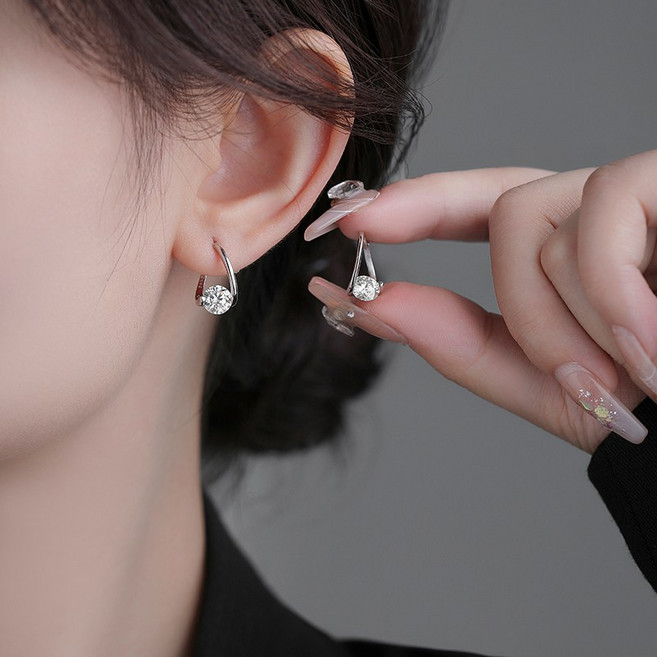 FANSYLI 큐빅 귀걸이 커브 원터치 링 귀걸이 패션 심플 데일리 귀걸이 Rt2509A10