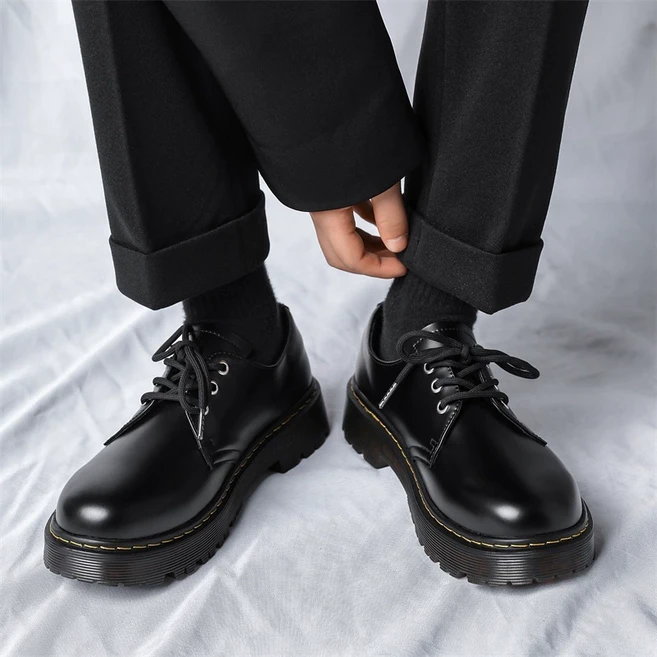 남성용 블랙 더비 슈즈 라운드 토 고급스러운 스타일 두꺼운 밑창 키높이 효과 가죽 슈즈 SFG54SDG1