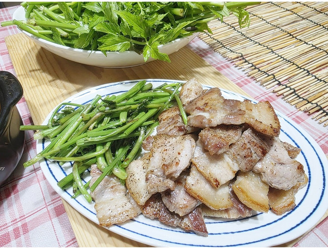 청도 미나리 삼겹살 캠핑 밀키트 (생미나리200g+ 한돈 삼겹살 500g 세트), 1개