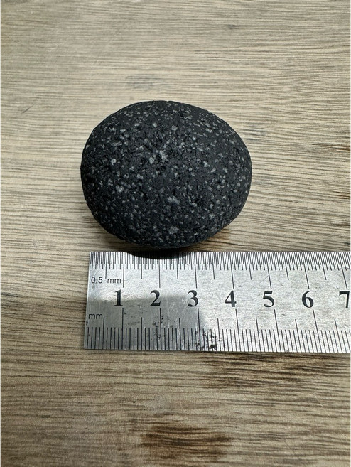 麥飯石 火山岩 過濾石 鵝卵石 黑色 紅色 庭院造景 水族底砂 盆景裝飾石, 1個