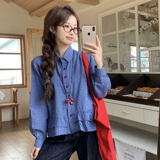 여성 봄철 파란색 체크 무늬 셔츠 캐주얼 러플 소매 긴팔 셔츠 짧은 기장 상의 하늘비즈
