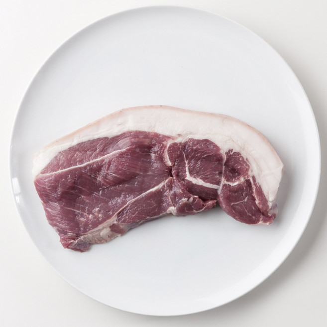 버크셔K 흑돼지 뒷다리살 수육용 30mm 미박, 1개, 1kg