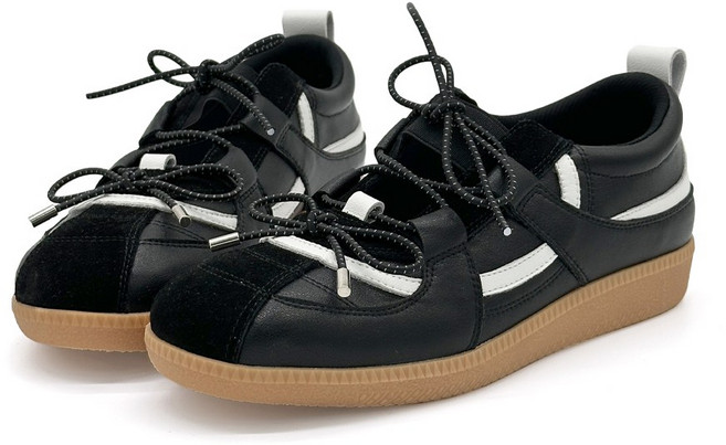 ROBINLO 瑪莉珍運動鞋 - 雲朵白