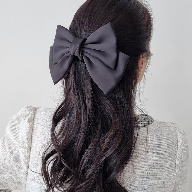 릴리트리 형태가 잡힌 예쁜 새틴 나비 왕리본핀