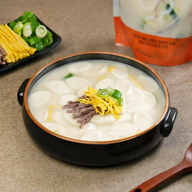 쿡대밥상 한우 사골로 국물을 낸 든든한 떡국, 5개, 700g