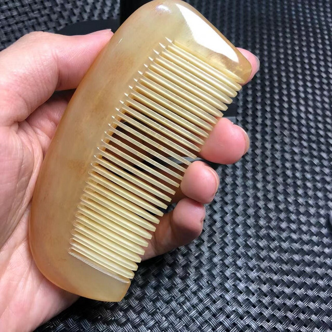 檀木匠 牛角梳, 如圖所示, 1個
