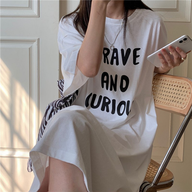 ANNE BRAVE AND CURIOUS 字母印花短袖連身裙, 白