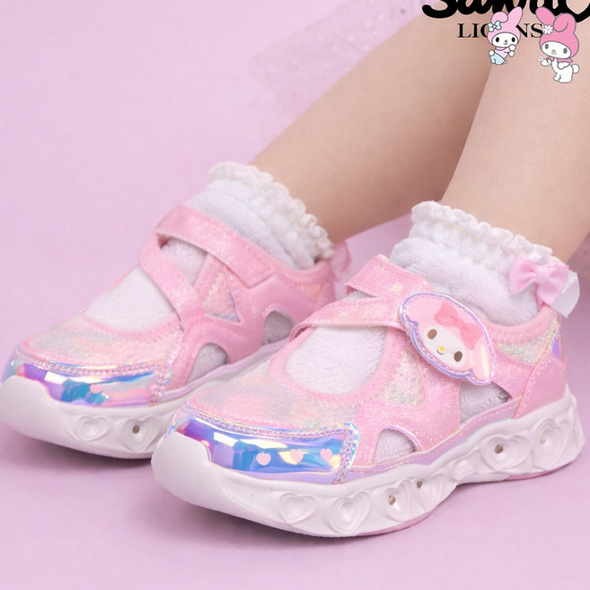 산리오 KOREA 정품 불빛 메쉬 가벼운 유아동 운동화 물놀이 아동화